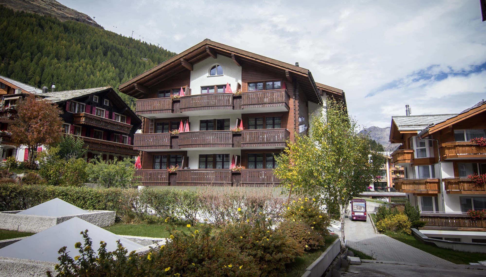 Berghof Garni - The Dom Collection Bed & Breakfast Saas-Fee Exterior photo