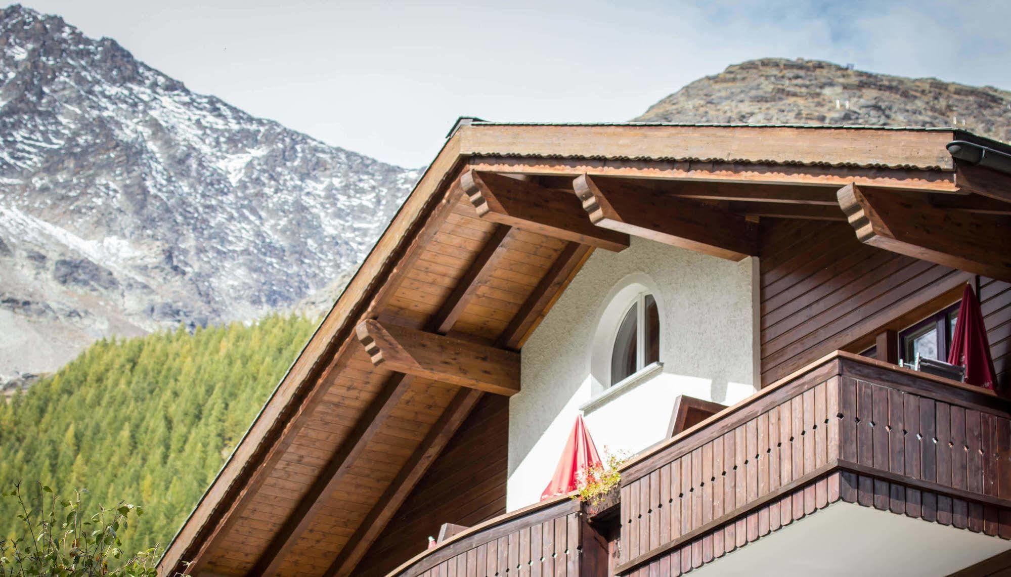 Berghof Garni - The Dom Collection Bed & Breakfast Saas-Fee Exterior photo