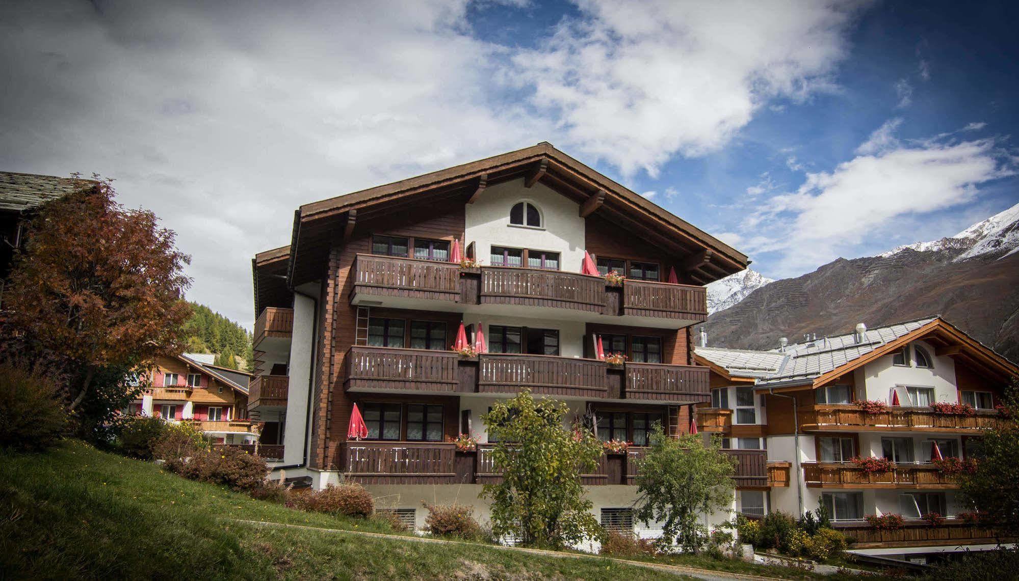 Berghof Garni - The Dom Collection Bed & Breakfast Saas-Fee Exterior photo