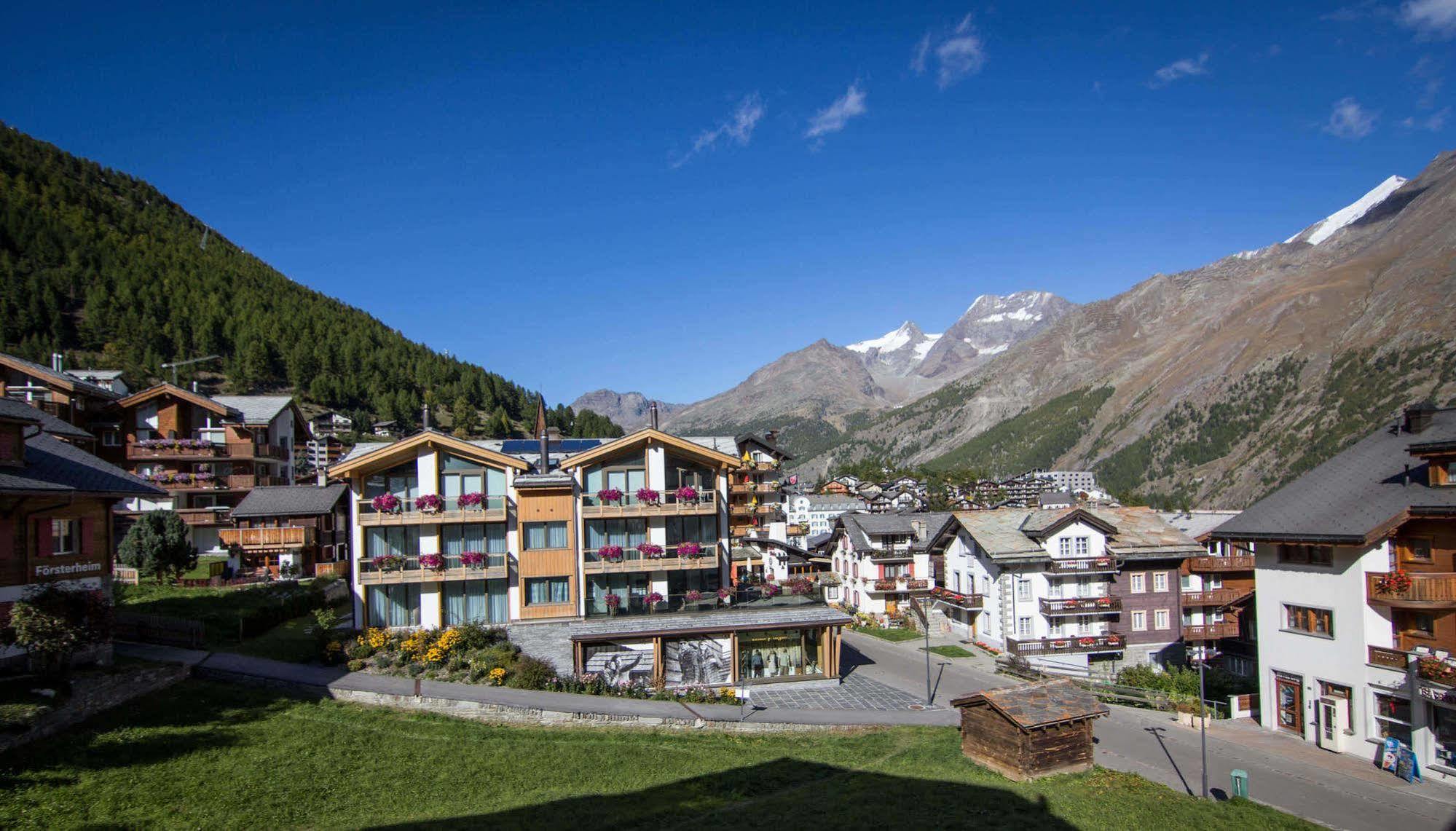 Berghof Garni - The Dom Collection Bed & Breakfast Saas-Fee Exterior photo